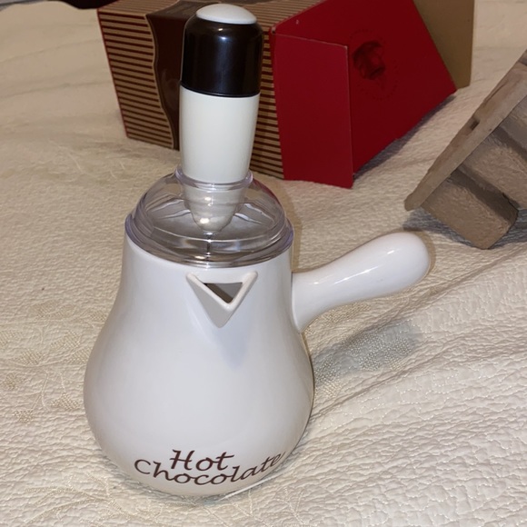 Ceramic Hot Chocolate Pot With Frother/Mixer - Picture 9 of 13